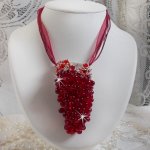 Collana con ciondolo Tendre Rouge con gocce di vetro rosso, perle rotonde sfaccettate e perle perlate